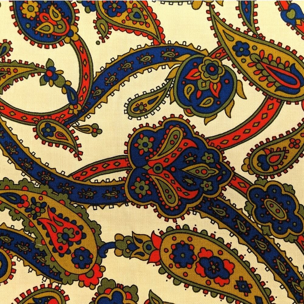 1.75 Yds Vintage 1970's PAISLEY SCREEN PRINT Cotton Decorator Upholstery Fabric